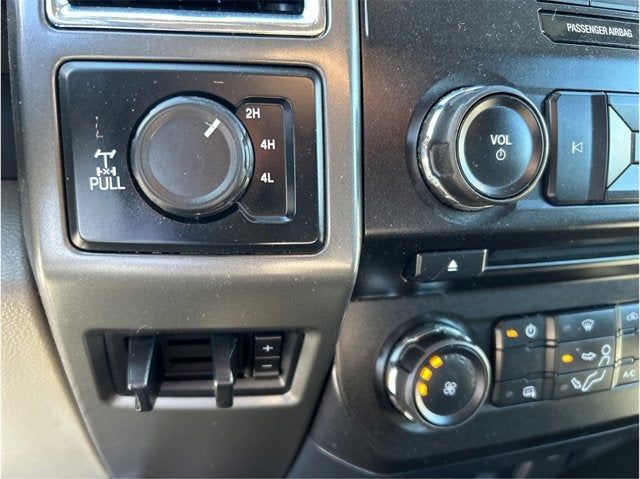 2017 Ford Super Duty F-250 SRW XLT 4X4 6.2L GAS BACK UP CAM CLEAN