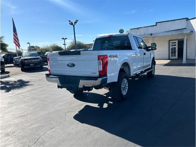 2017 Ford Super Duty F-250 SRW XLT 4X4 6.2L GAS BACK UP CAM CLEAN