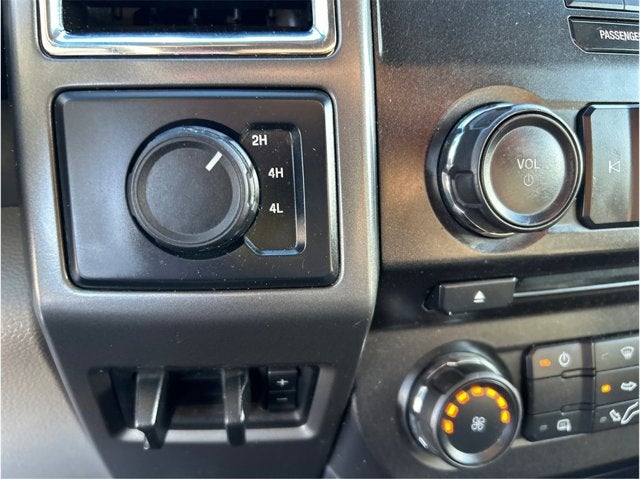 2017 Ford Super Duty F-350 SRW XLT LONG BED 4X4 DIESEL BACK UP CAM CLEAN