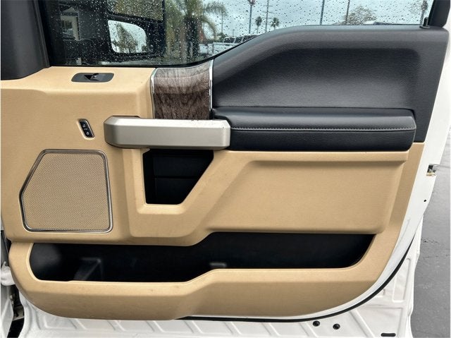 2017 Ford Super Duty F-350 DRW LARIAT DUALLY 4X4 DIESEL NAV BACK UP CAM CLEAN