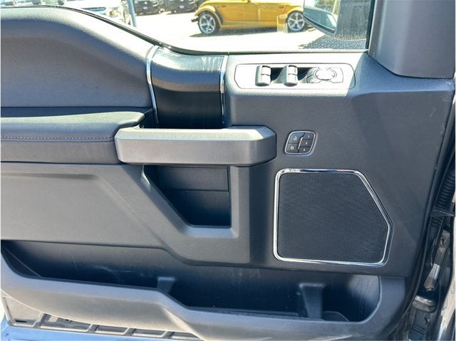 2019 Ford F-150 PLATINUM 4X4 NAV BACK UP CAM PANORAMIC ROOF CLEAN