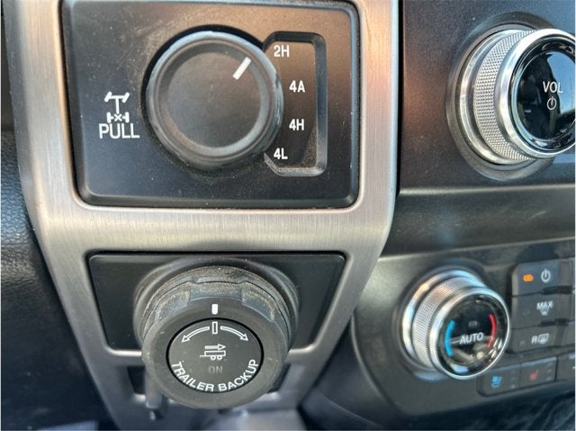 2019 Ford F-150 PLATINUM 4X4 NAV BACK UP CAM PANORAMIC ROOF CLEAN