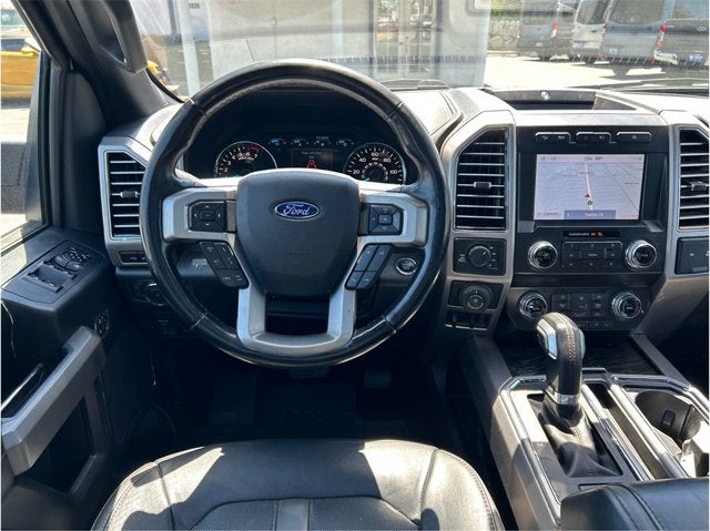 2019 Ford F-150 PLATINUM 4X4 NAV BACK UP CAM PANORAMIC ROOF CLEAN