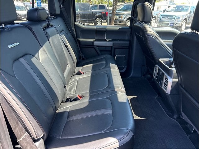 2019 Ford F-150 PLATINUM 4X4 NAV BACK UP CAM PANORAMIC ROOF CLEAN
