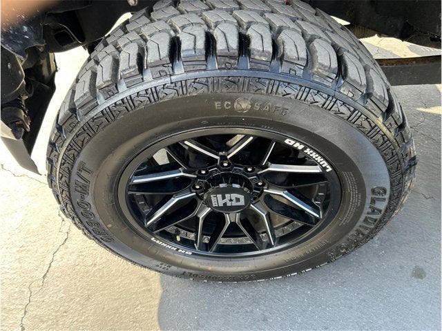 2017 Ford Super Duty F-350 SRW SRW XLT LONG BED 4X4 FX4 6.2L GAS CLEAN