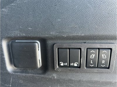 2024 Chevrolet Suburban LT DIESEL LEATHER PACKAGE BACK UP CAMERA 1 OWNER CLEAN