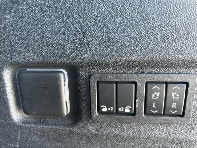 2024 Chevrolet Suburban LT DIESEL LEATHER PACKAGE BACK UP CAMERA 1 OWNER CLEAN