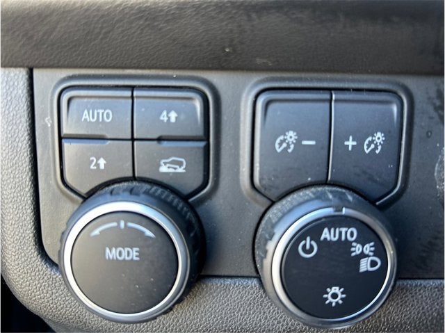 2021 Chevrolet Suburban LT 4WD LEATHER PACKAGE QUAD SEATING BACK UP CAM